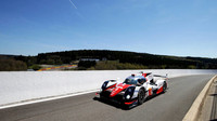 Toyota TS050 Hybrid posádky Sébastien Buemi, Kazuki Nakajima, Anthony Davidson