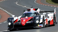 Toyota TS050 Hybrid posádky Sébastien Buemi, Kazuki Nakajima, Anthony Davidson