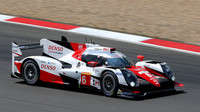 Toyota TS050 Hybrid posádky Mike Conway, Stéphane Sarrazin, Kamui Kobayashi