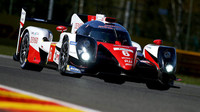 Toyota TS050 Hybrid posádky Stéphane Sarrazin, Kamui Kobayashi, Mike Conway