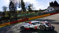 Toyota TS050 Hybrid posádky Sébastien Buemi, Kazuki Nakajima, Anthony Davidson