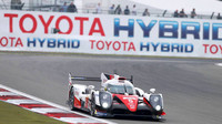 Toyota TS050 Hybrid posádky Sébastien Buemi, Kazuki Nakajima, Anthony Davidson