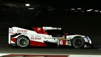 Toyota TS050 Hybrid posádky Mike Conway, Stéphane Sarrazin, Kamui Kobayashi