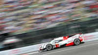 Toyota TS050 Hybrid posádky Sébastien Buemi, Kazuki Nakajima, Anthony Davidson