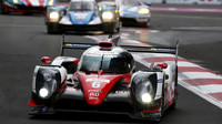 Toyota TS050 Hybrid posádky Mike Conway, Stéphane Sarrazin, Kamui Kobayashi