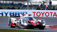 Toyota TS050 Hybrid posádky Stéphane Sarrazin, Kamui Kobayashi, Mike Conway