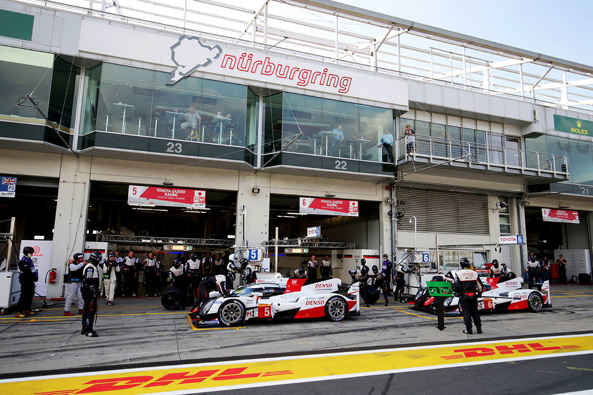 Vozy týmu Toyota Gazoo Racing bojují na Nürburgringu