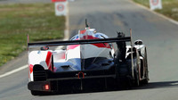 Toyota TS050 Hybrid posádky Sébastien Buemi, Kazuki Nakajima, Anthony Davidson