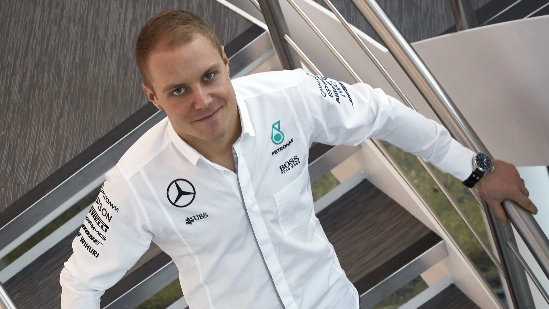 Valtteri Bottas nastupuje k Mercedesu