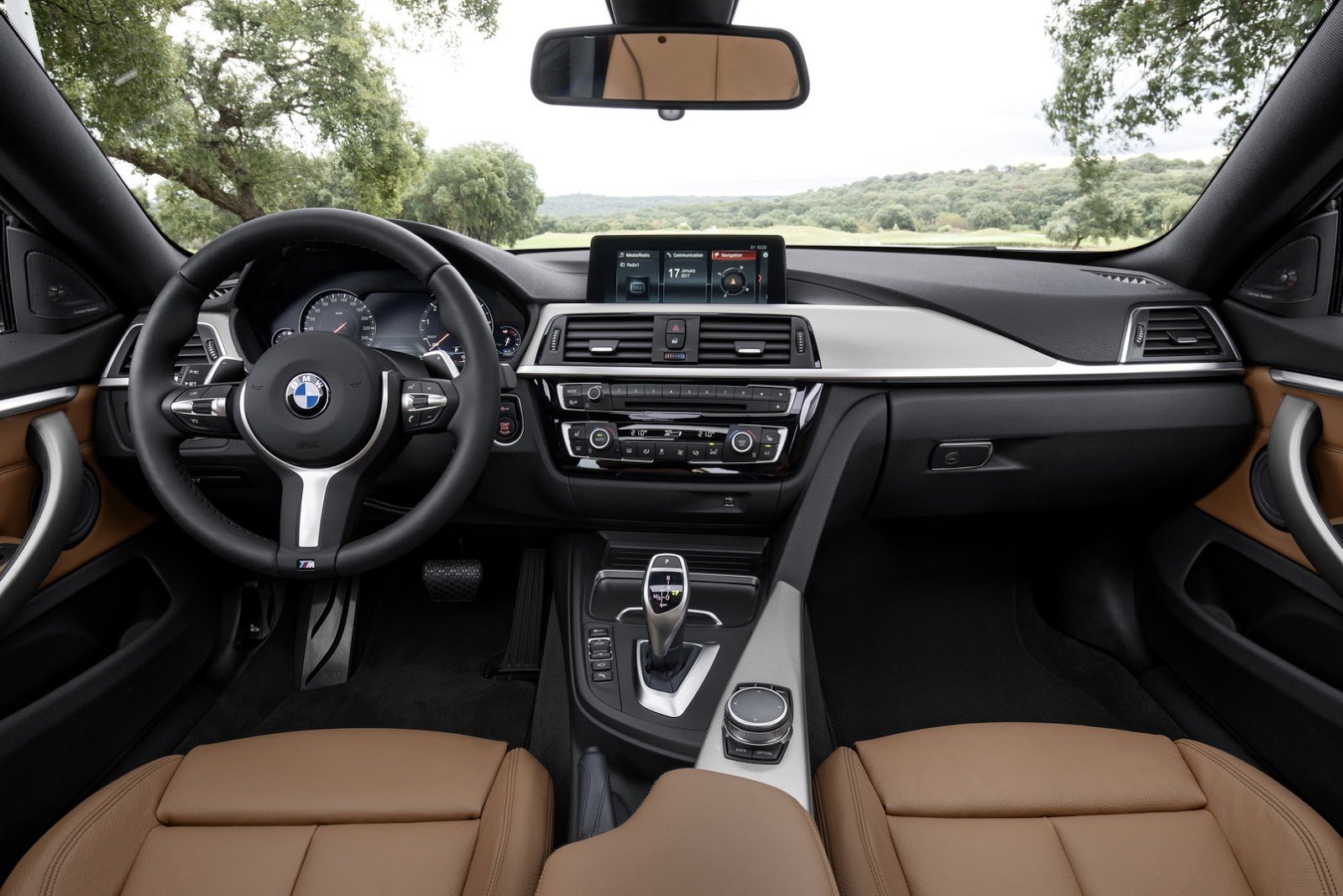 BMW řady 4 dostalo například nová LED světla a upravený interiér.