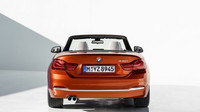 BMW řady 4 dostalo například nová LED světla a upravený interiér.