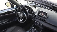 Mazda MX-5 RF přichází na český trh.