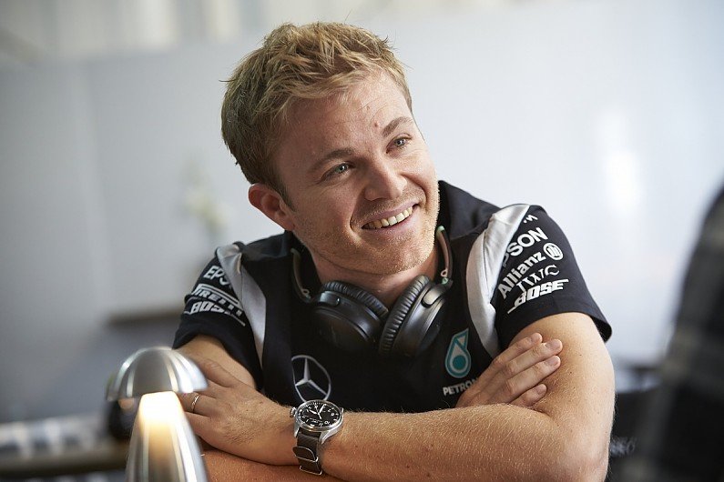 Nico Rosberg může působit v manažerské roli u Mercedesu