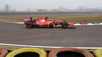 Antonio Giovinazzi při testu s Ferrari SF15-T ve Fioranu