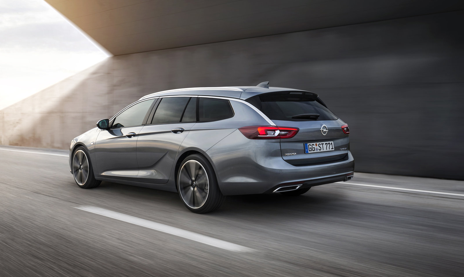 Opel Insignia Sports Tourer ukazuje praktičtější osobnost celé řady.