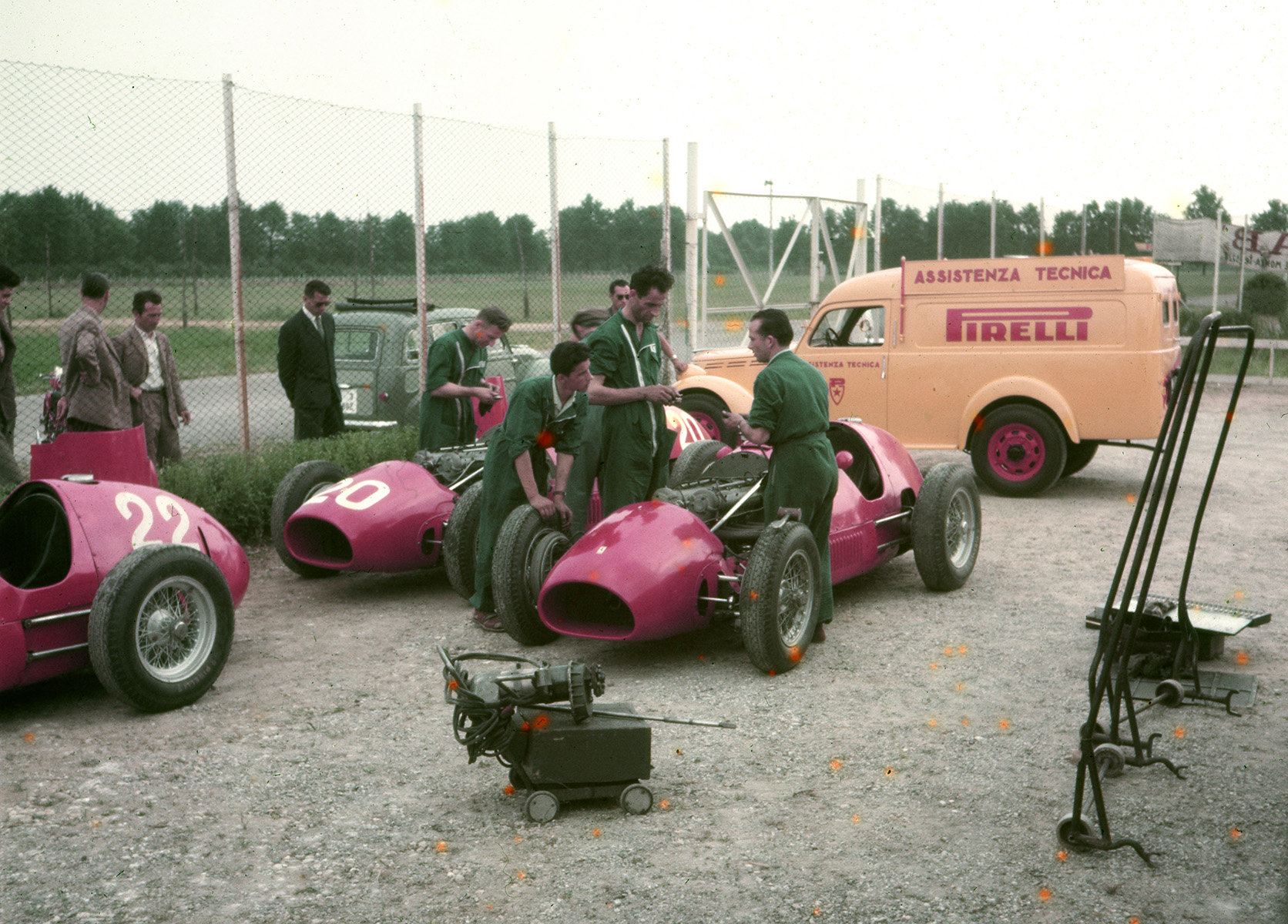 Technická asistence Pirelli při Velké ceně Itálie 1952