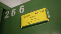 Jmenovka Valtteri Bottase na jeho šatní skříňce