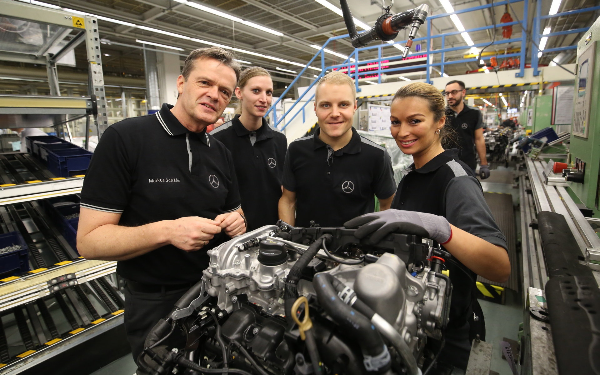 Valtteri Bottas s novými kolegy a motorem Mercedes