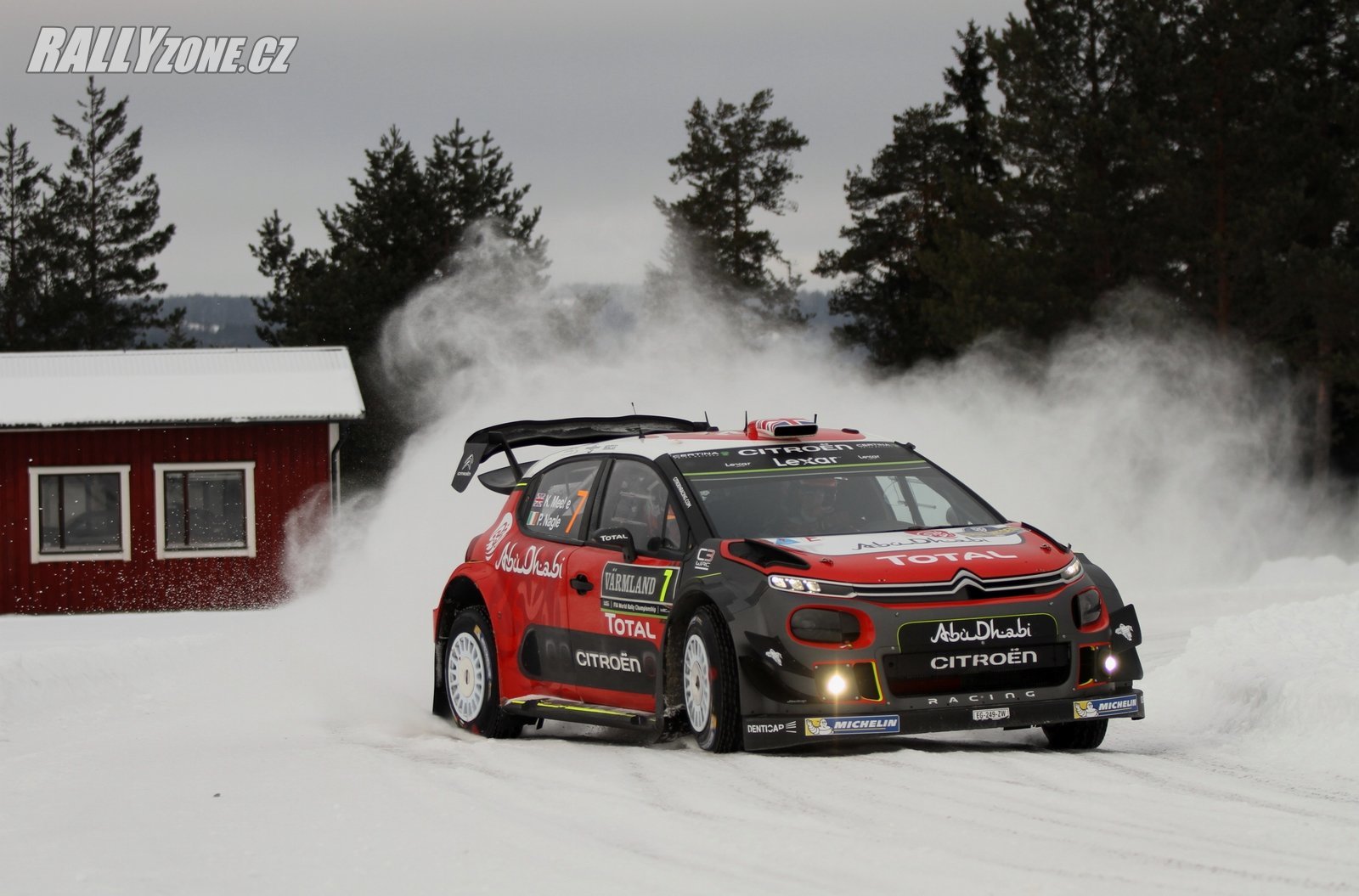Kris Meeke ve Švédsku C3 WRC dvakrát "neuhlídal" a vůz jej "vypekl"