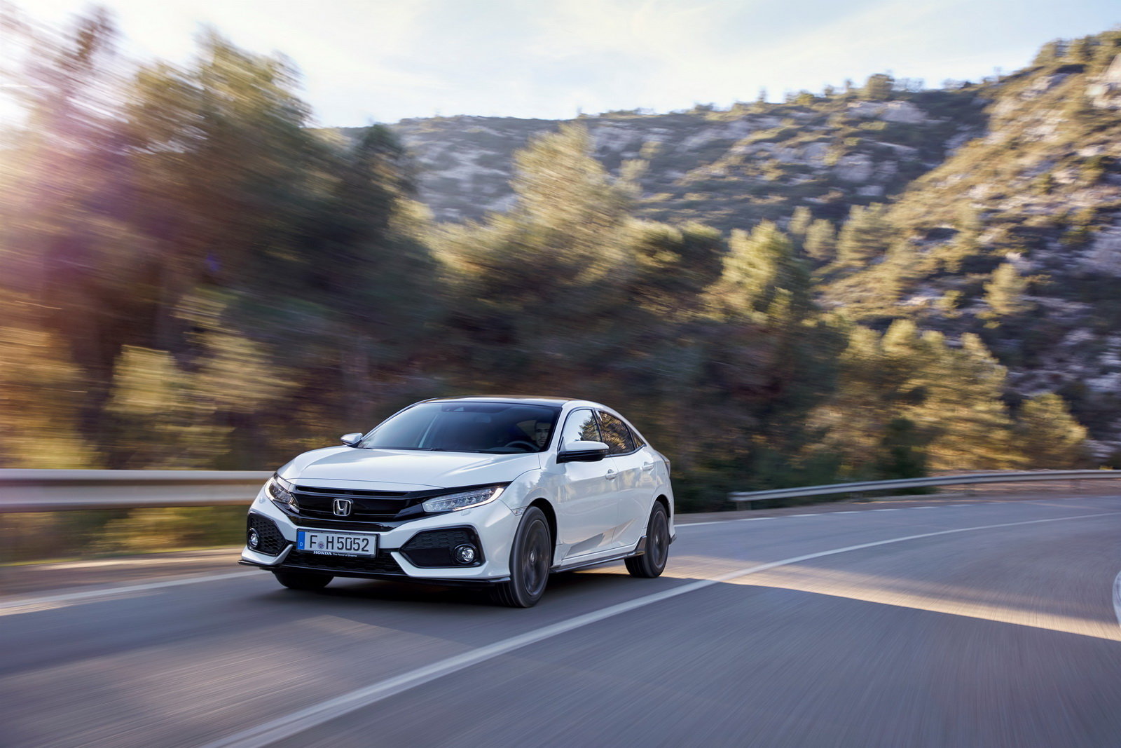 Honda Civic desáté generace přichází na náš trh.