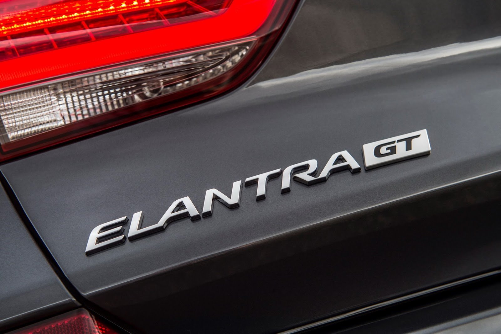 Hyundai Elantra GT Sport je nejlepším modelem značky, který si nikdy nekoupíte.