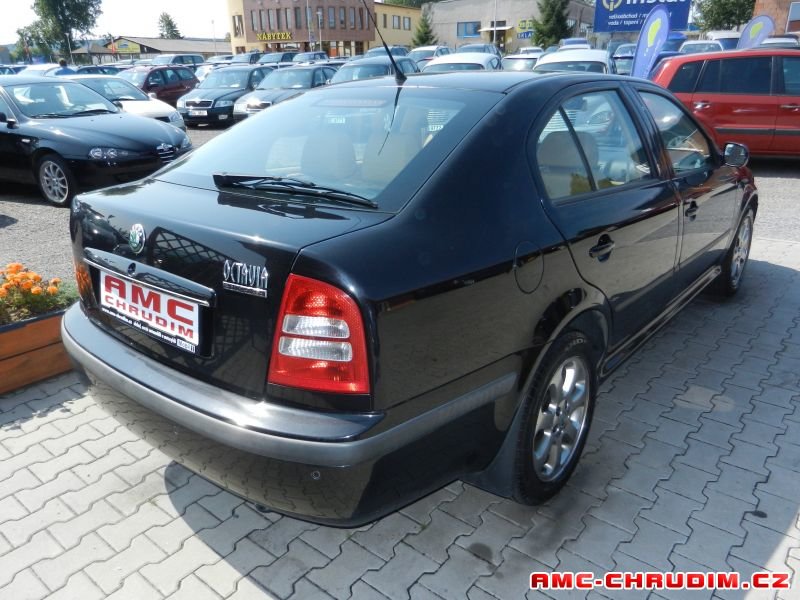 Na prodej je unikátní Škoda Octavia Long.