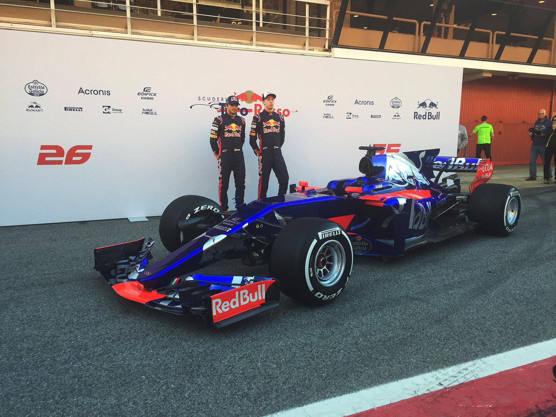 Toro Rosso STR12 Renault je poslední vůz, který chyběl do mozaiky sezóny 2017