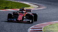 Vettel na Ferrari SF-70H dominoval prvnímu testovacímu dopoledni