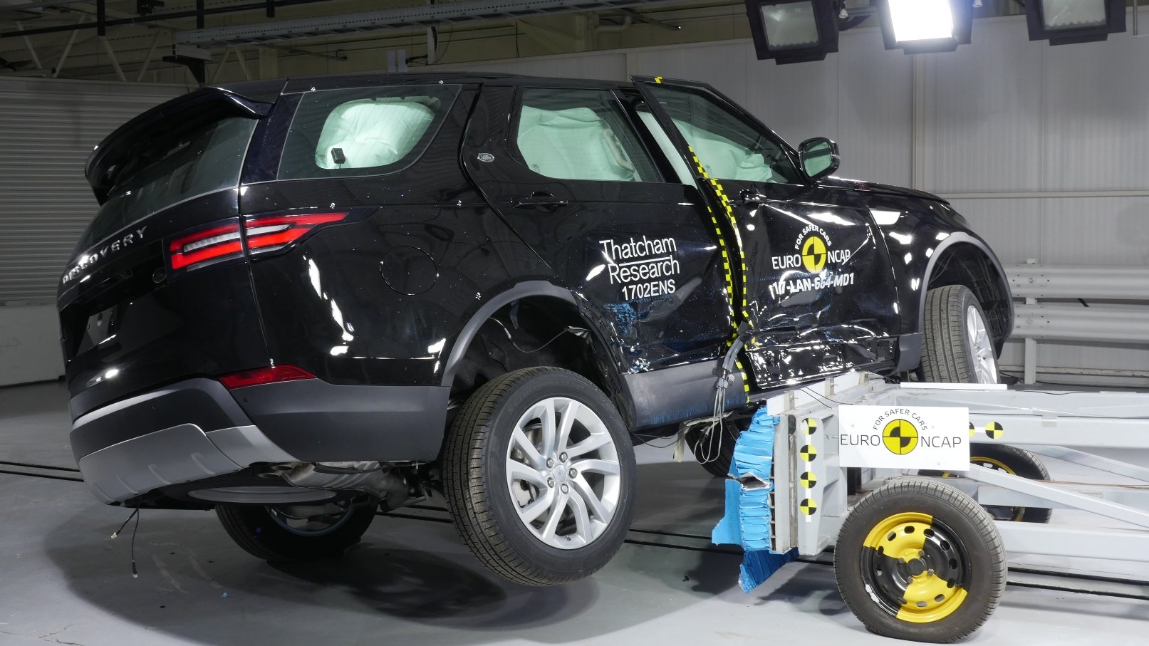 Land Rover Discovery v nárazových testech Euro NCAP.