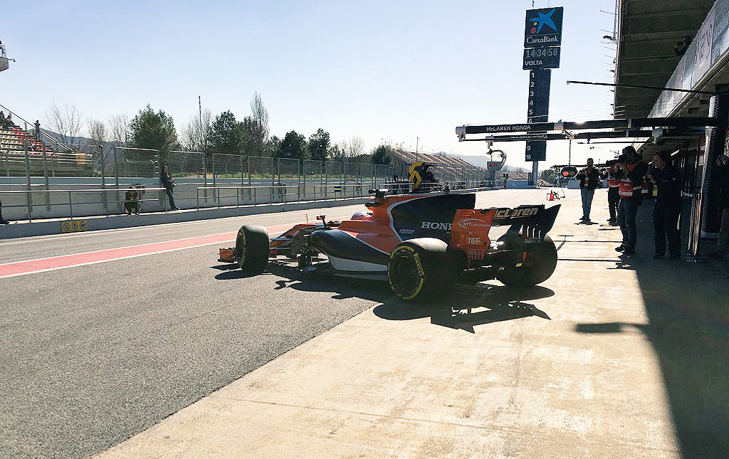 Alonso vyráží k odpoledním testům na domácí půdě