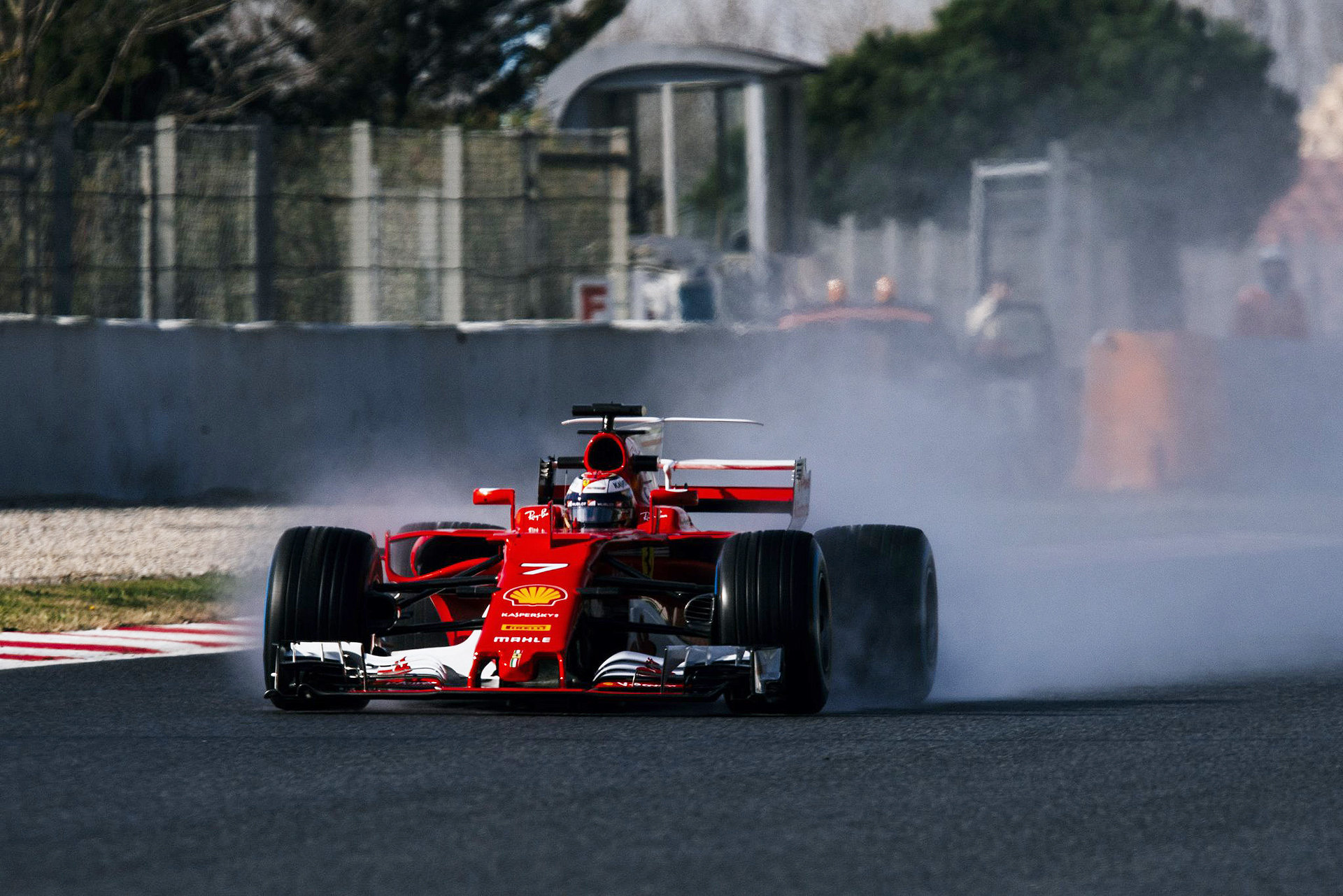 Kimi Räikkönen při testu za "deštivých" podmínek