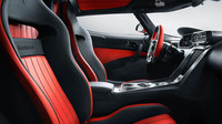 Koenigsegg ukazuje první dvě produkční Regery.
