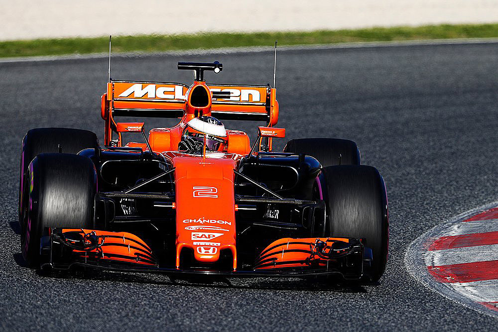 McLaren v testech ujel nejmenší vzdálenost