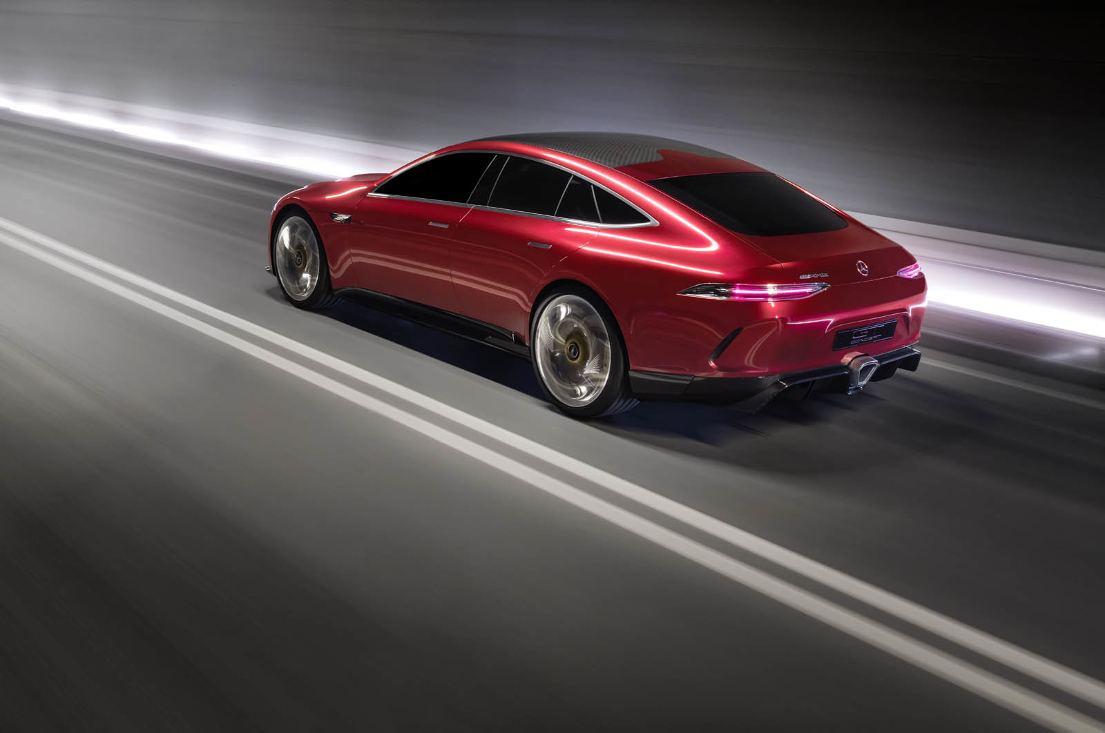 Mercedes-AMG GT Concept ukazuje možnou konkurenci Porsche Panamera.