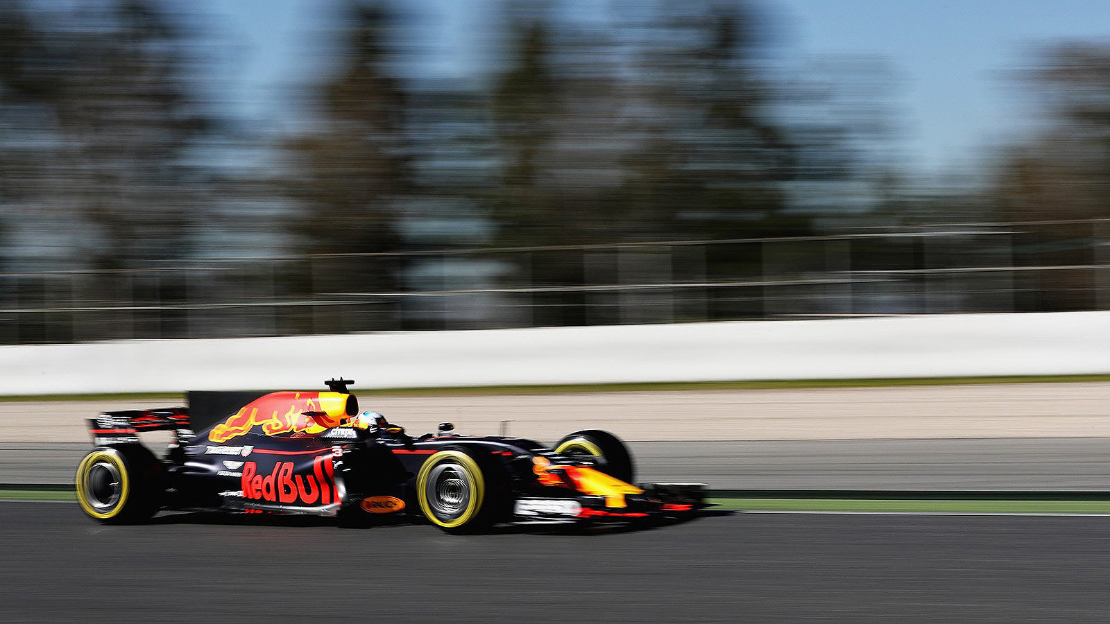 Daniel Ricciardo v plném tempu