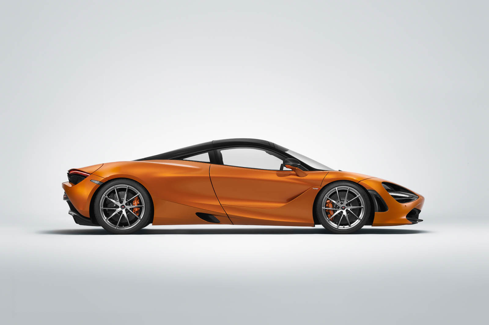 McLaren 720S je zatraceně rychlý a má geniální přístrojovou desku,