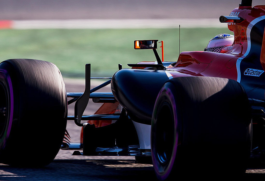 Alonso dnes drtivou většinu času strávil na trati s ultraměkkými pneumatikami