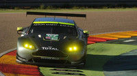 Aston Martin Vantage V8 GTE při předsezónním testu pneumatik Dunlop ve španělském Aragonu