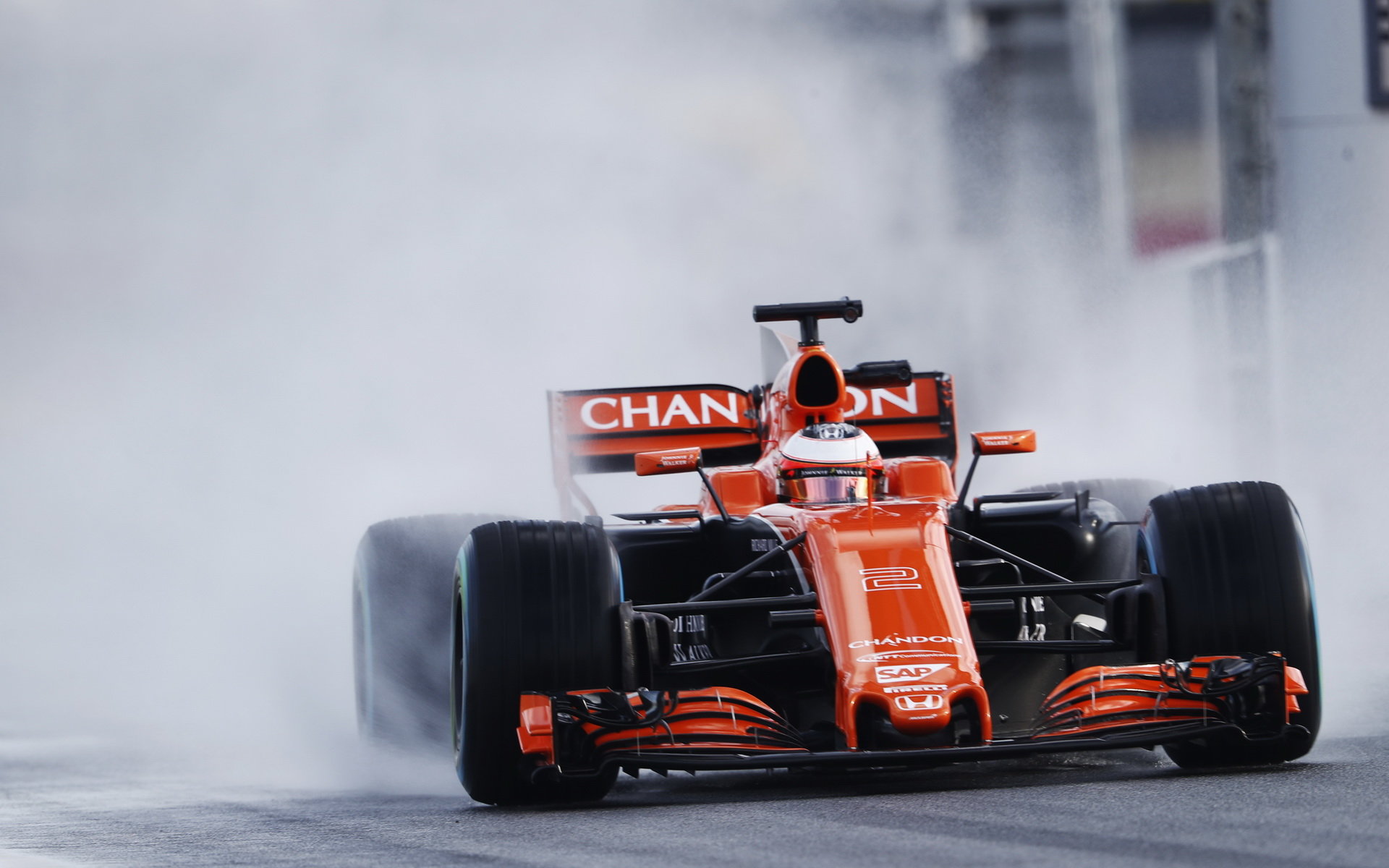 Stoffel Vandoorne v prvních předsezonních testech v Barceloně s novým vozem McLaren MCL32 - Honda, den čtvrtý