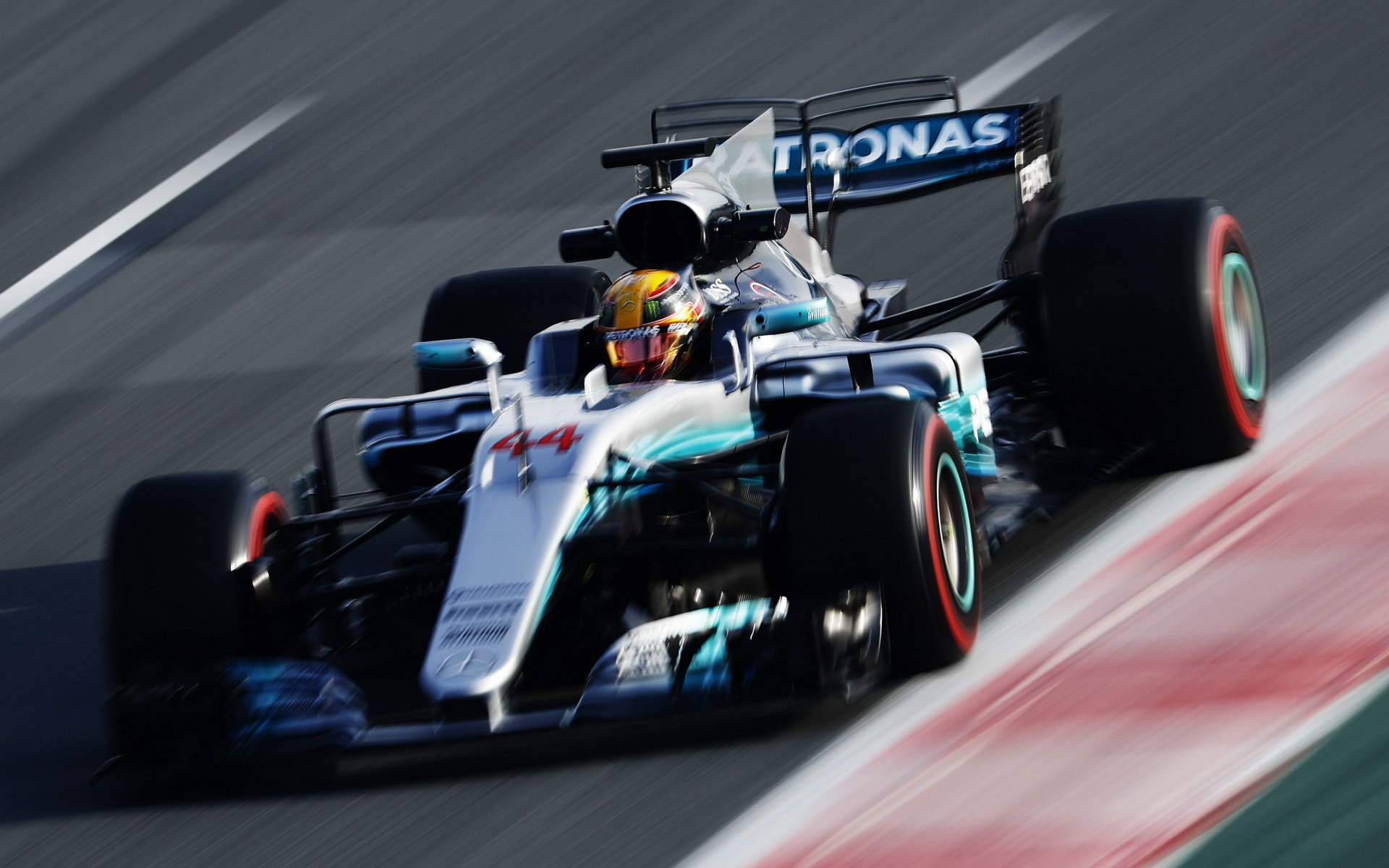 Lewis Hamilton v druhých předsezonních testech v Barceloně s novým vozem Mercedes F1 W08 Hybrid, den třetí