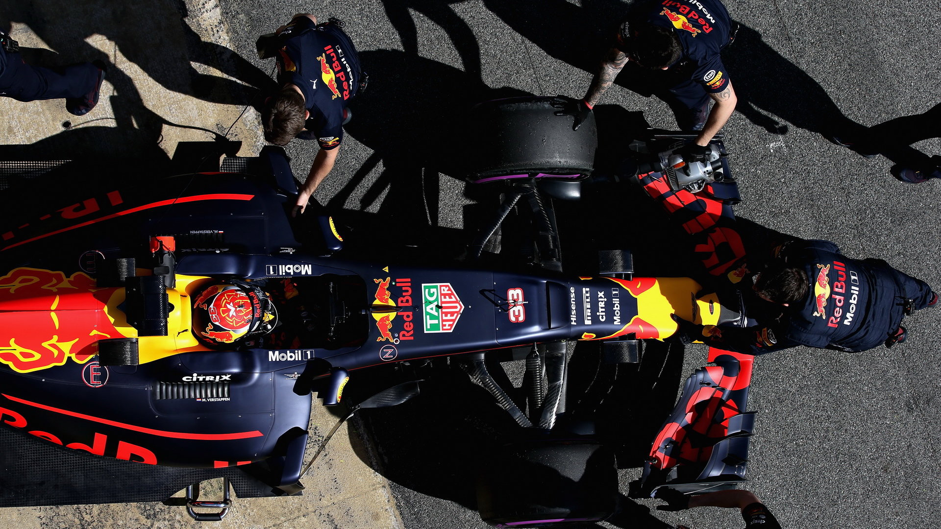 Podle Verstappena jsou před Red Bullem Mercedes i Ferrari, více napoví kvalifikace v Melbourne
