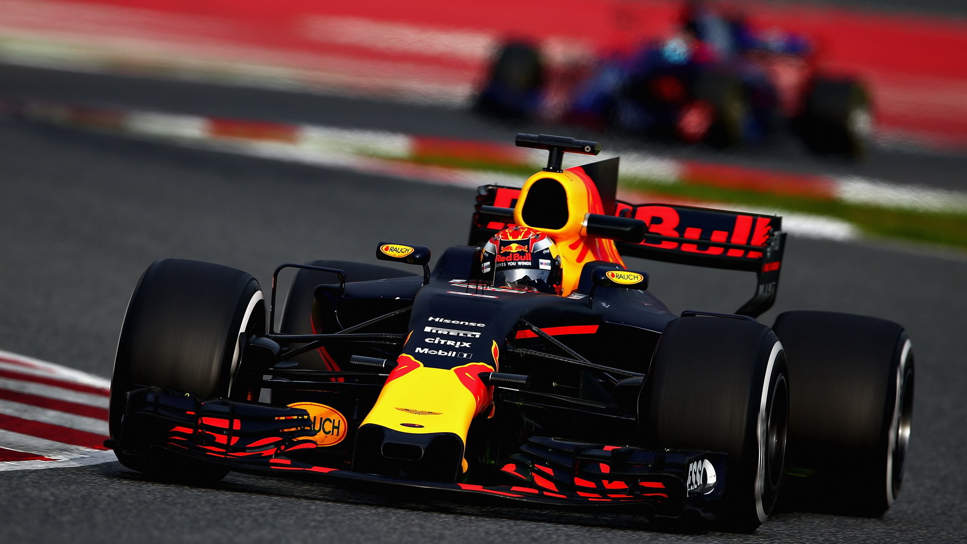 Max Verstappen s vozem Red Bull RB13 během druhých předsezónních testů v Barceloně