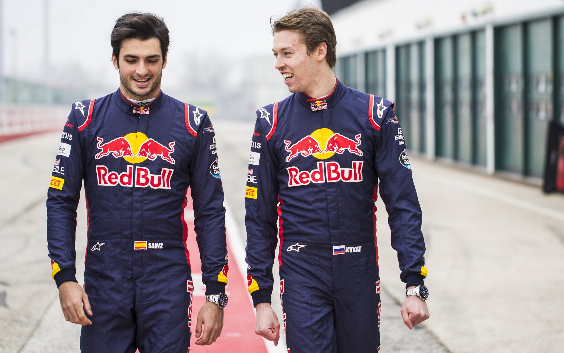 Jezdci Toro Rosso: Carlos Sainz a Daniil Kvjat