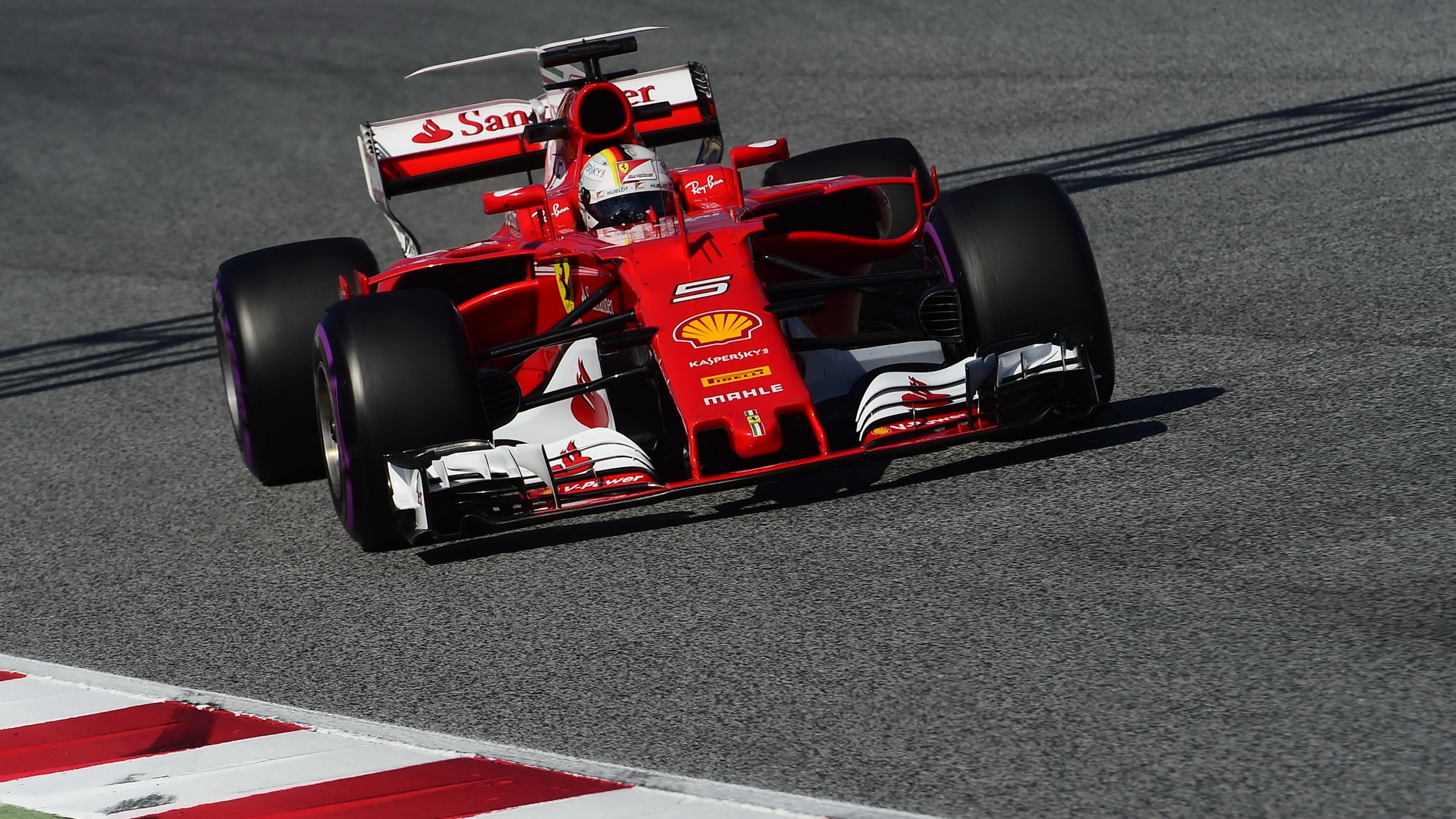 Ferrari zatím vypadá jako na číhané