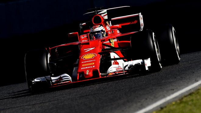 Kimi Räikkönen s Ferrari SF70H zajel nejrychlejší čas testů v Barceloně