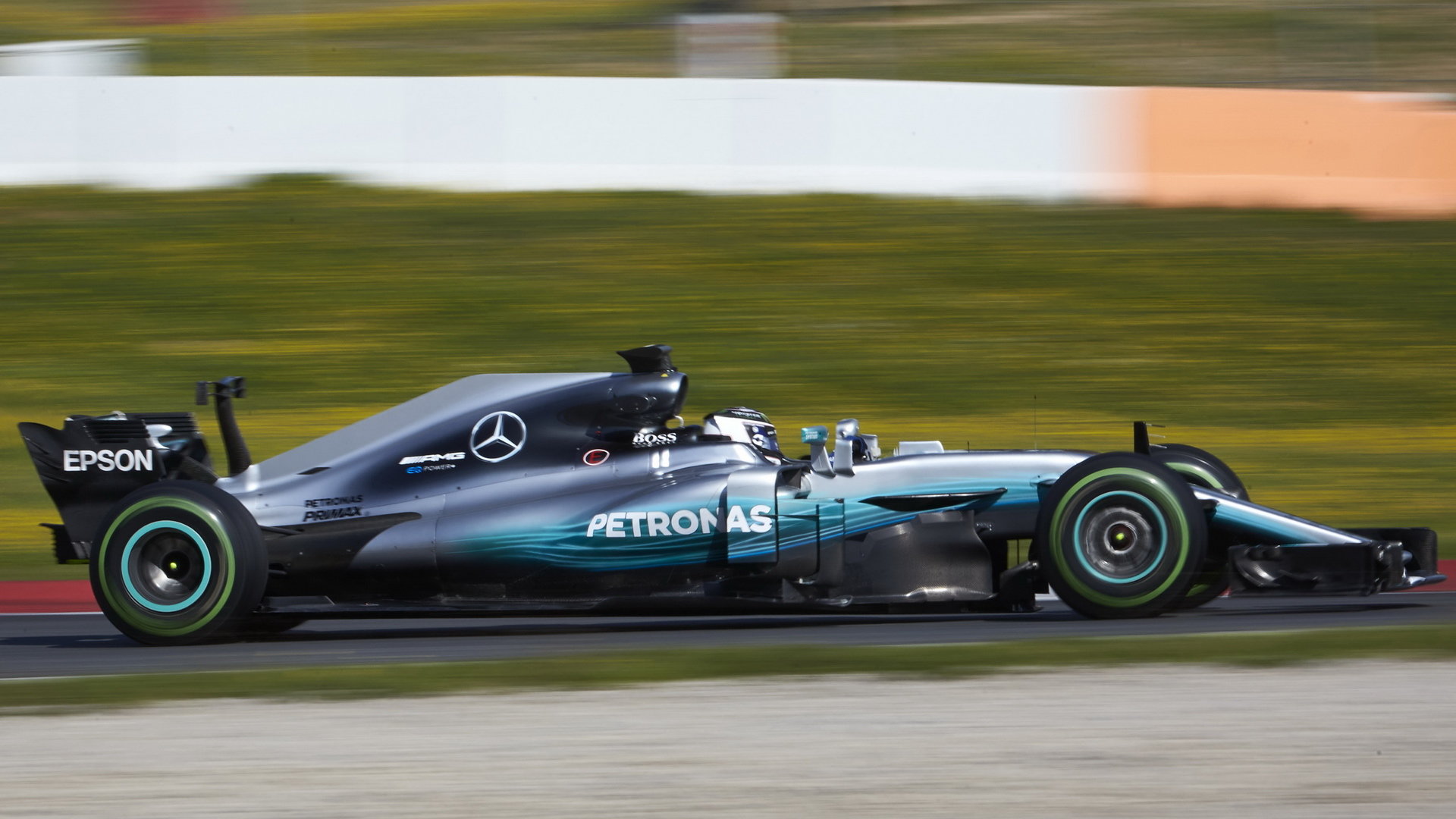 Mercedes je zatím jediným týmem, který testoval bez "žraločí ploutve"
