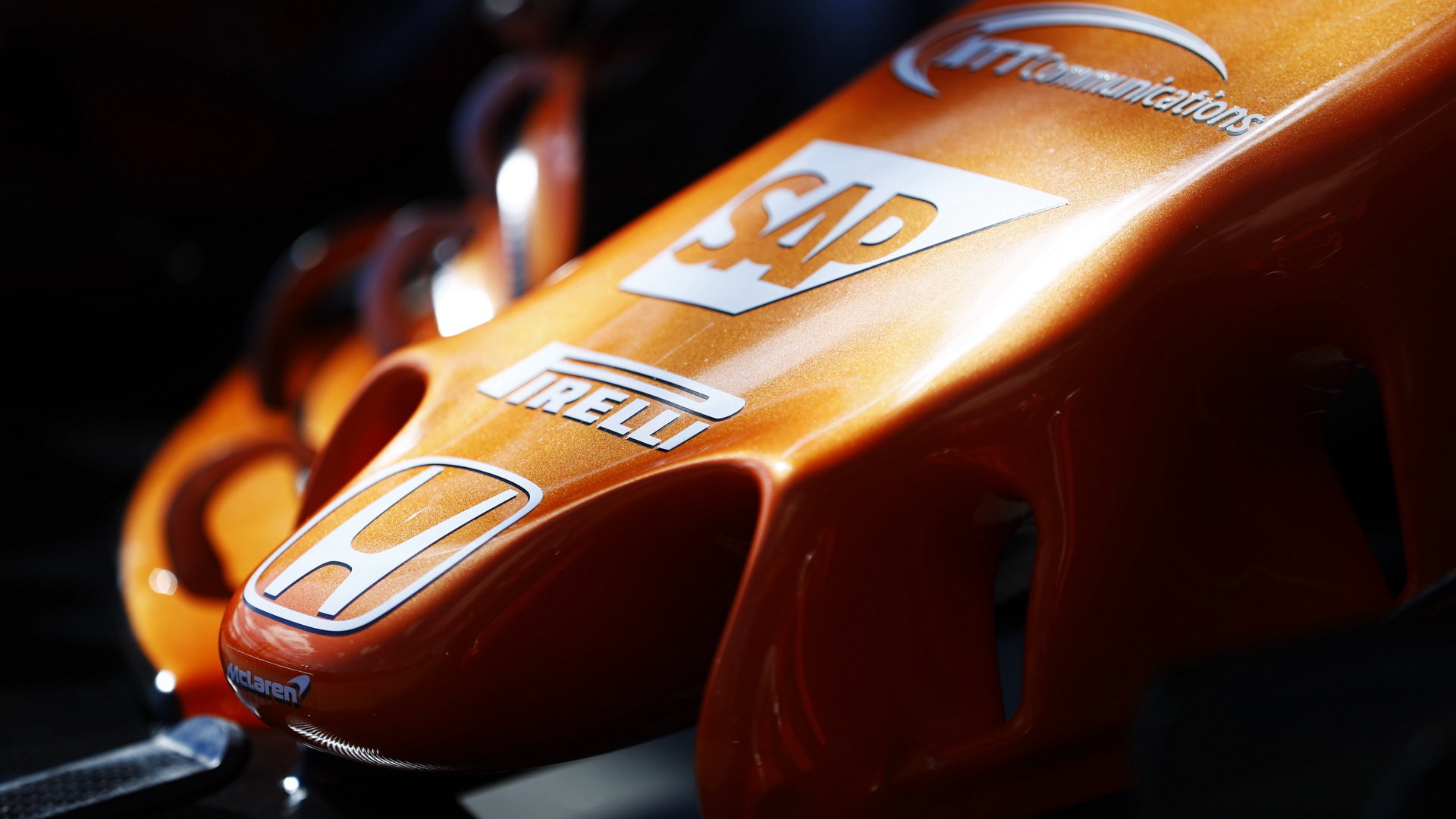 Honda se místo na McLaren bude soustředit na Toro Rosso, Villeneuve italský tým nechápe
