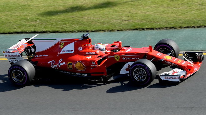 Sebastian Vettel při prvním závodě sezóny v Austrálii