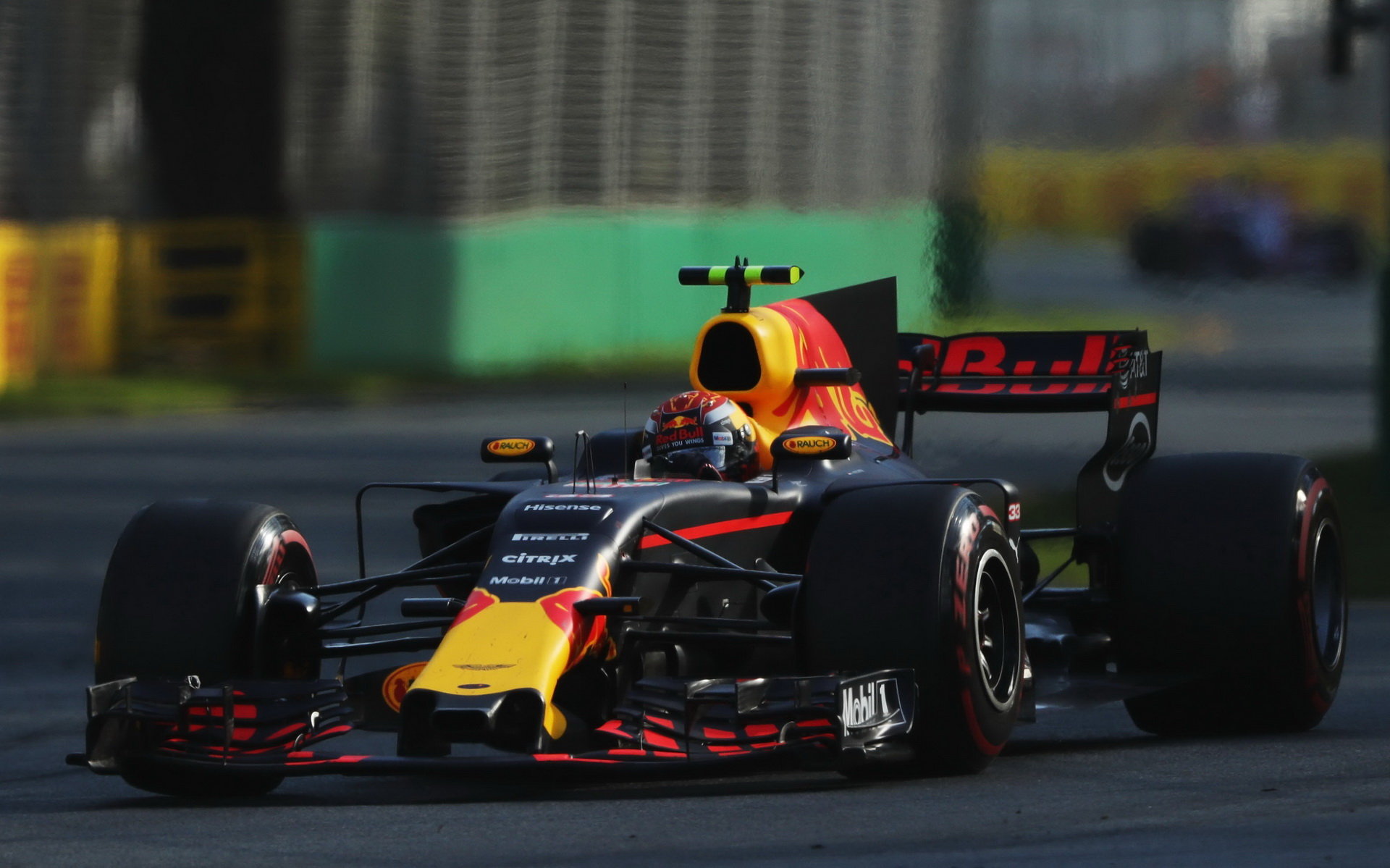 Max Verstappen při prvním závodě sezóny v Austrálii