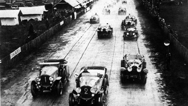 Start prvního ročníku závodu v Le Mans (1923)